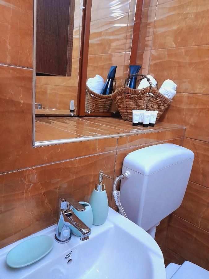 Gorica'S Bridge Hotel Μπεράτ Εξωτερικό φωτογραφία